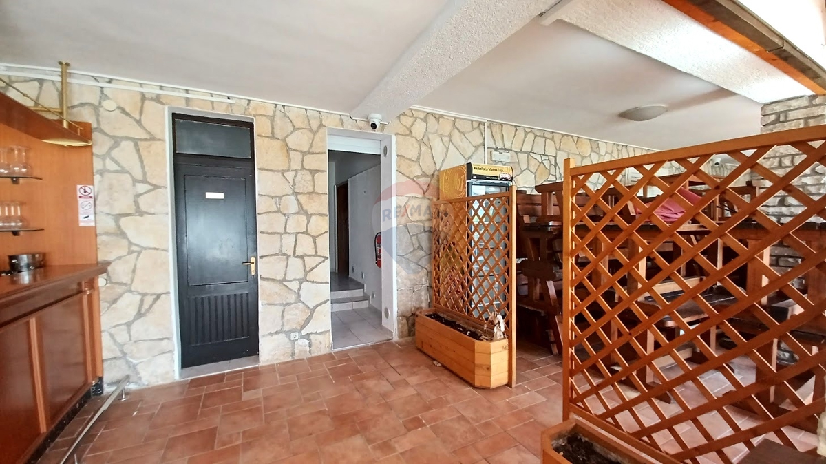 Commerciale Tisno, 257m2