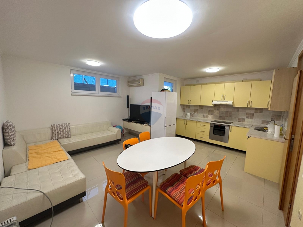 Appartamento Tribunj, 61,52m2