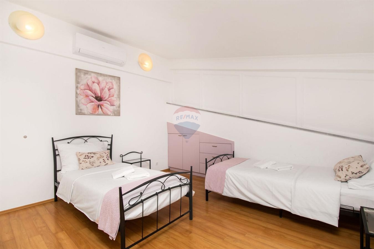 Casa Dubrava Kod Šibenika, Šibenik - Okolica, 369,84m2