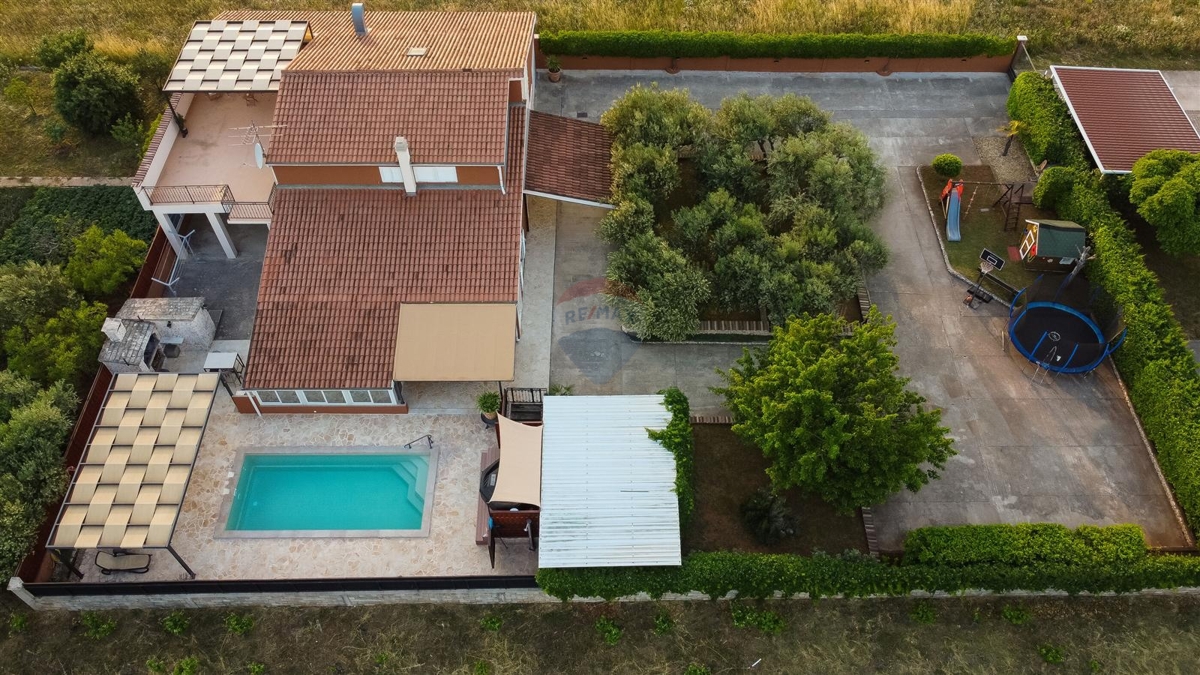 Casa Dubrava Kod Šibenika, Šibenik - Okolica, 369,84m2