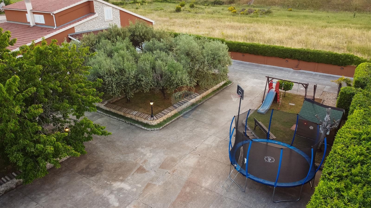 Casa Dubrava Kod Šibenika, Šibenik - Okolica, 369,84m2