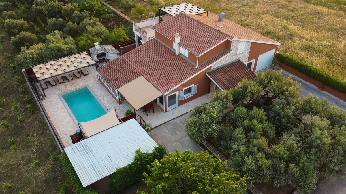 Casa Dubrava Kod Šibenika, Šibenik - Okolica, 369,84m2