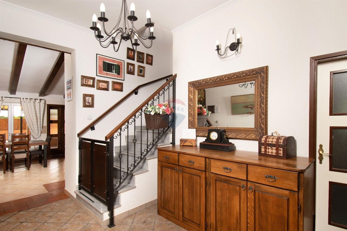 Casa Dubrava Kod Šibenika, Šibenik - Okolica, 369,84m2