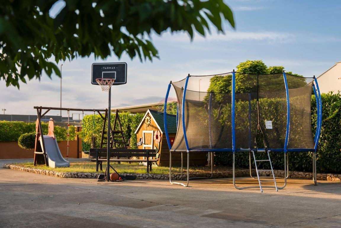 Casa Dubrava Kod Šibenika, Šibenik - Okolica, 369,84m2