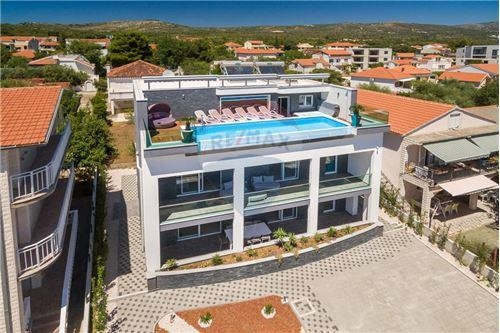 Casa Rogoznica, 458m2