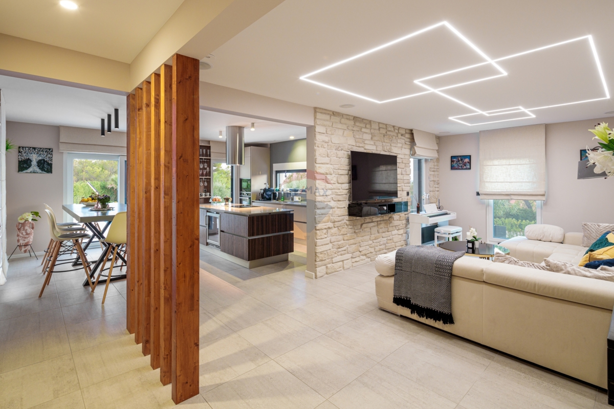 Casa Brodarica, Šibenik - Okolica, 380m2
