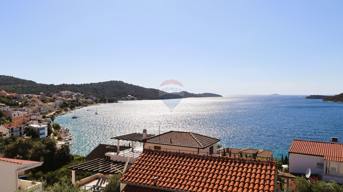 Palazzina di lusso, Ražanj-Ljoljinica