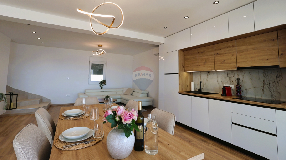 Palazzina di lusso, Ražanj-Ljoljinica