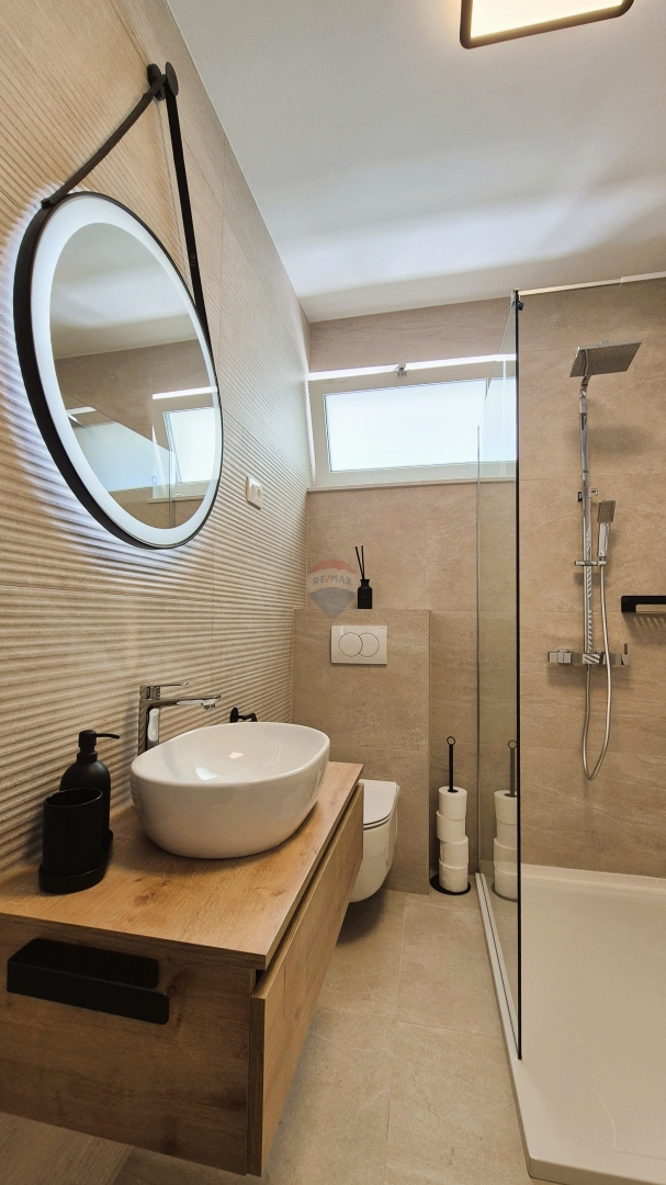 Palazzina di lusso, Ražanj-Ljoljinica