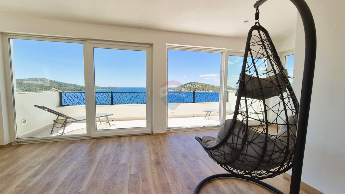 Palazzina di lusso, Ražanj-Ljoljinica