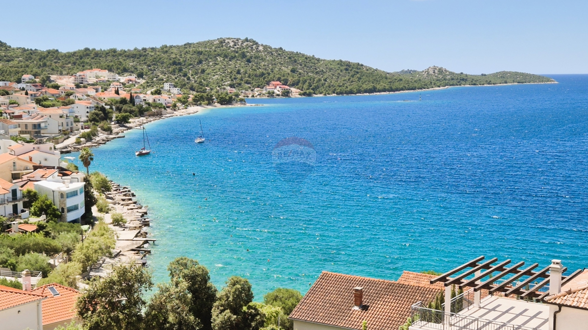 Palazzina di lusso, Ražanj-Ljoljinica
