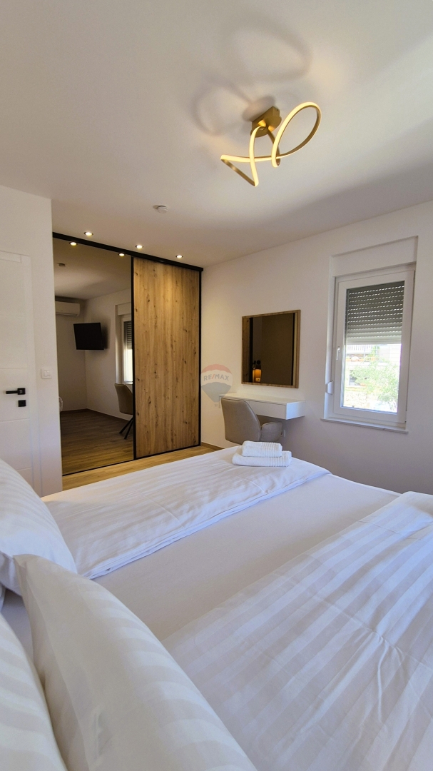 Palazzina di lusso, Ražanj-Ljoljinica