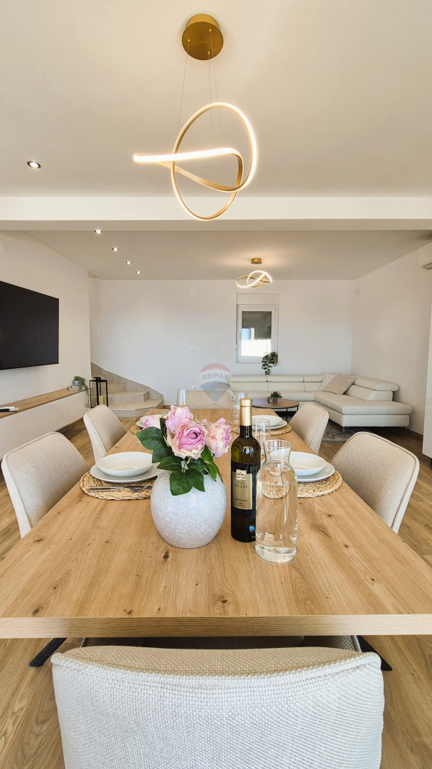 Palazzina di lusso, Ražanj-Ljoljinica