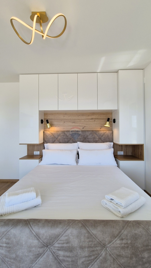 Palazzina di lusso, Ražanj-Ljoljinica