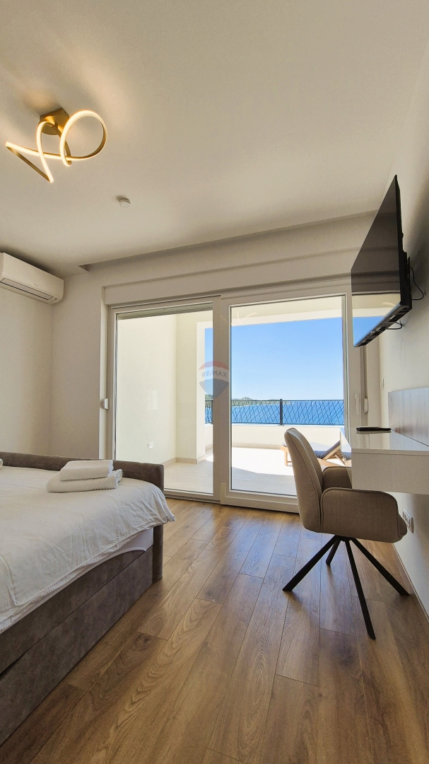 Palazzina di lusso, Ražanj-Ljoljinica