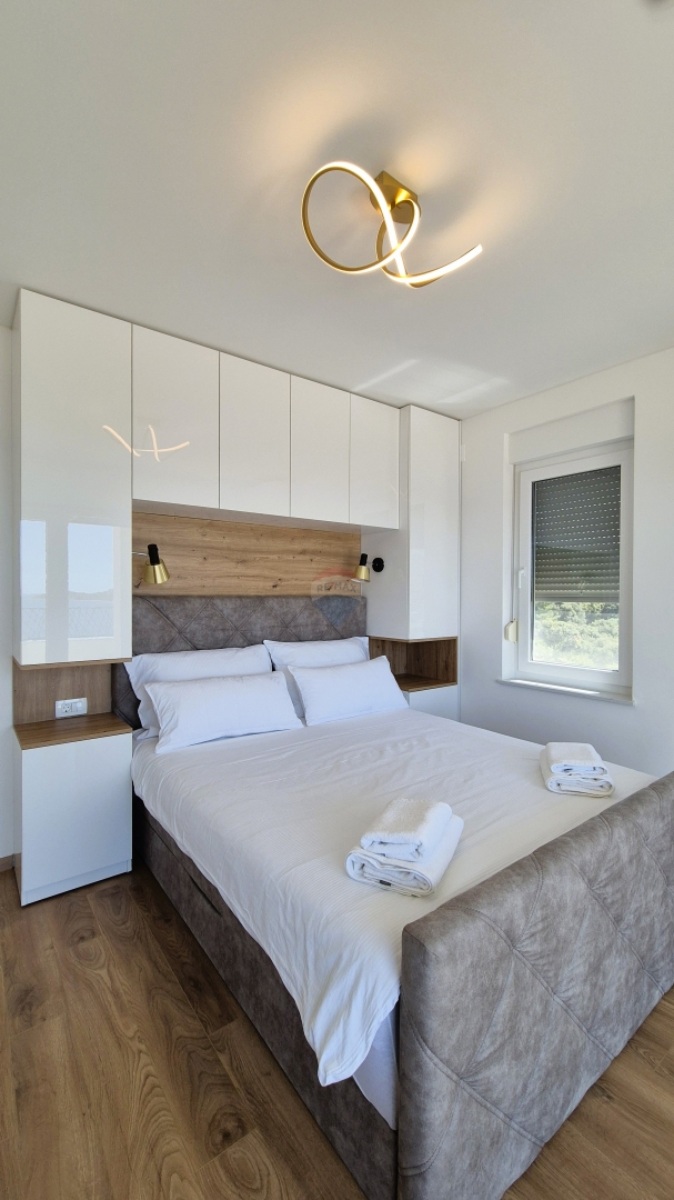 Palazzina di lusso, Ražanj-Ljoljinica