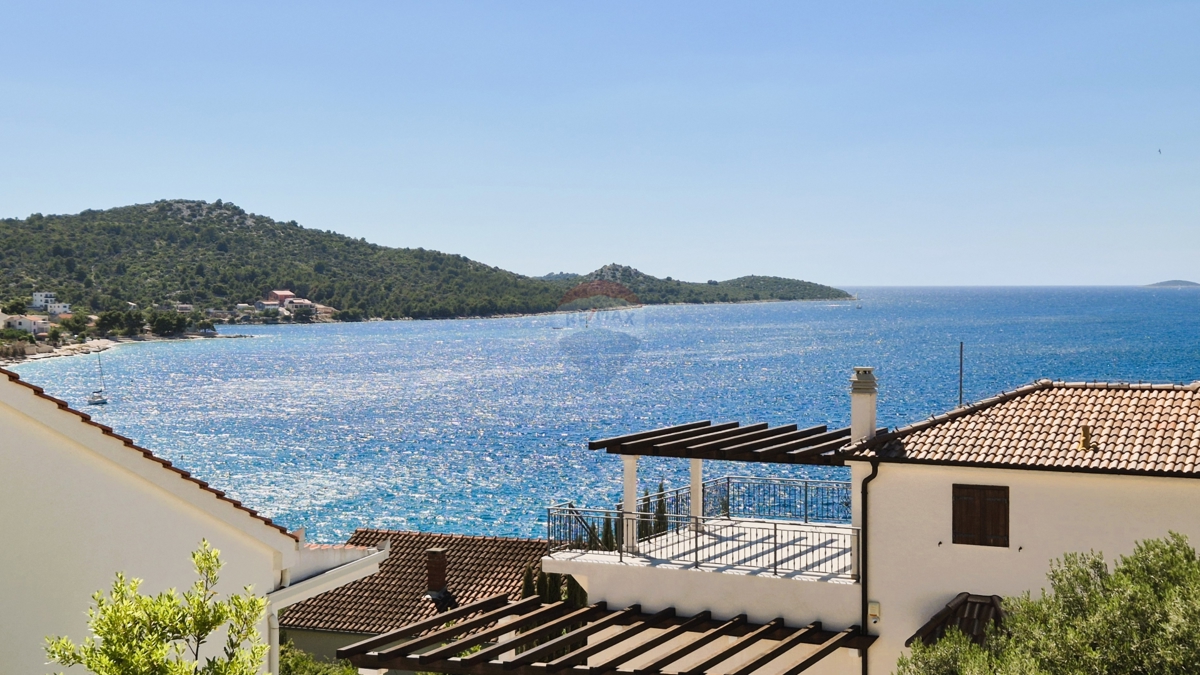 Palazzina di lusso, Ražanj-Ljoljinica