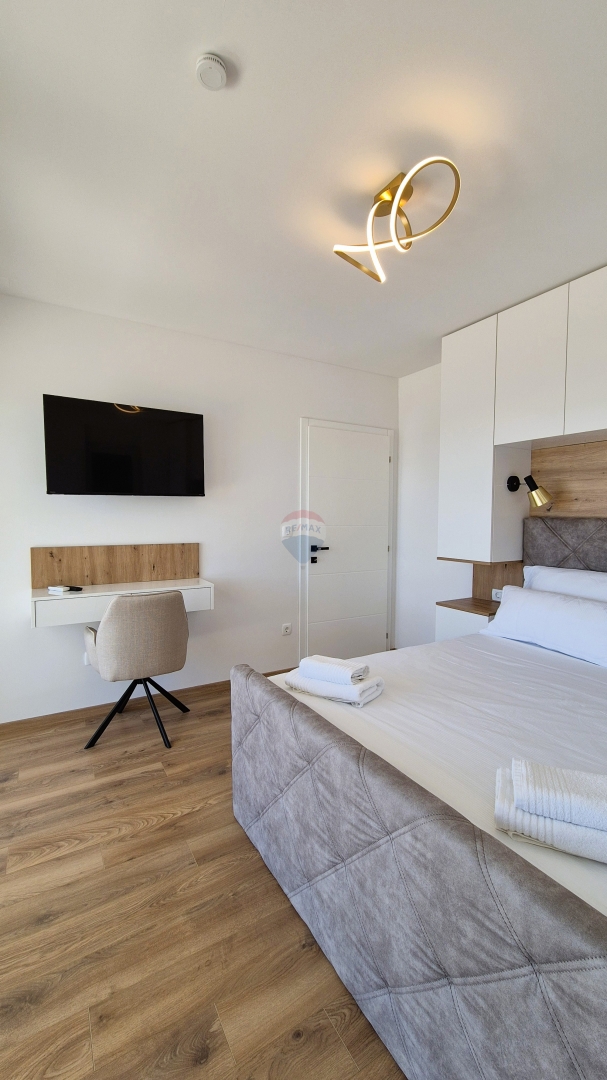 Palazzina di lusso, Ražanj-Ljoljinica