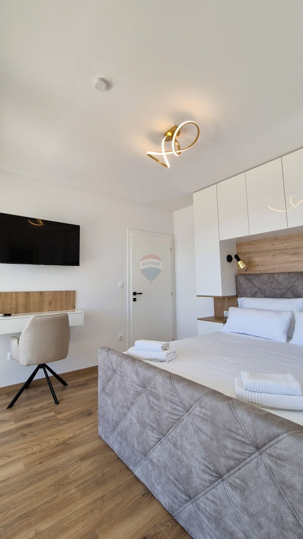 Palazzina di lusso, Ražanj-Ljoljinica