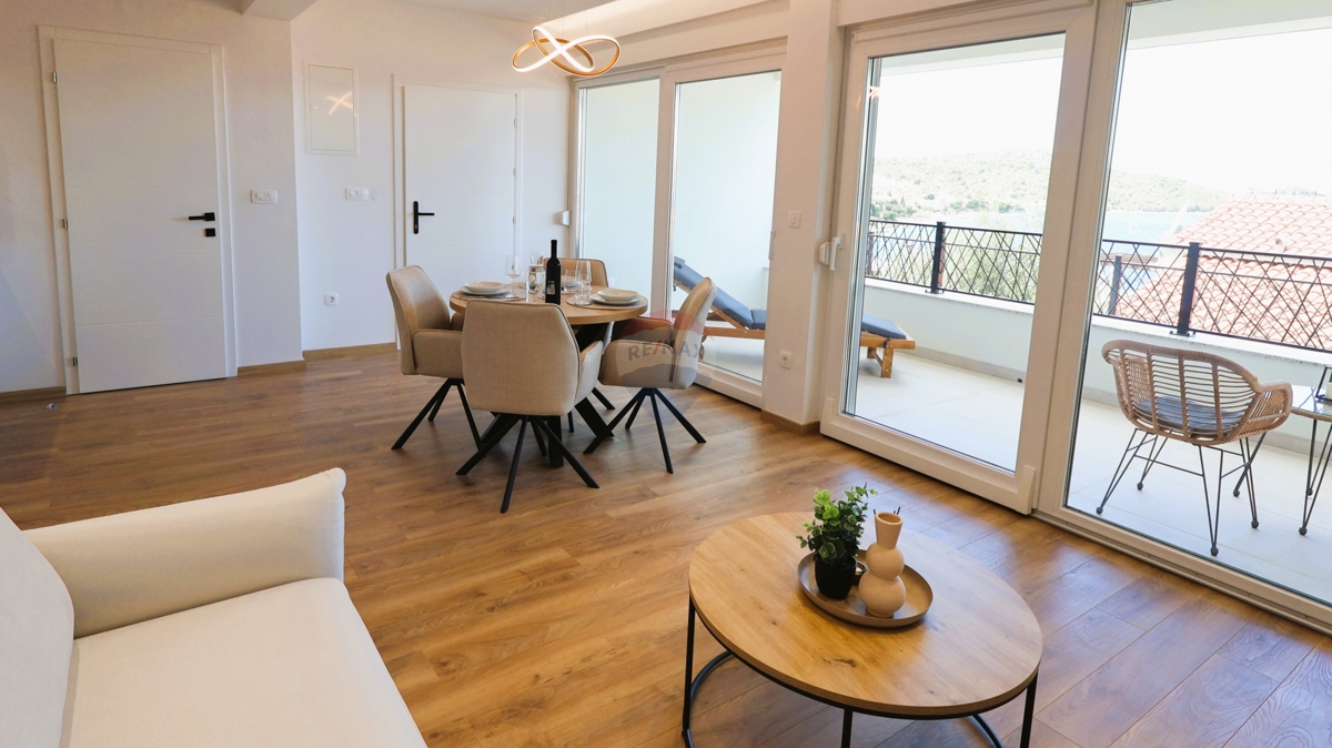 Palazzina di lusso, Ražanj-Ljoljinica