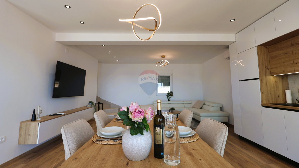 Palazzina di lusso, Ražanj-Ljoljinica