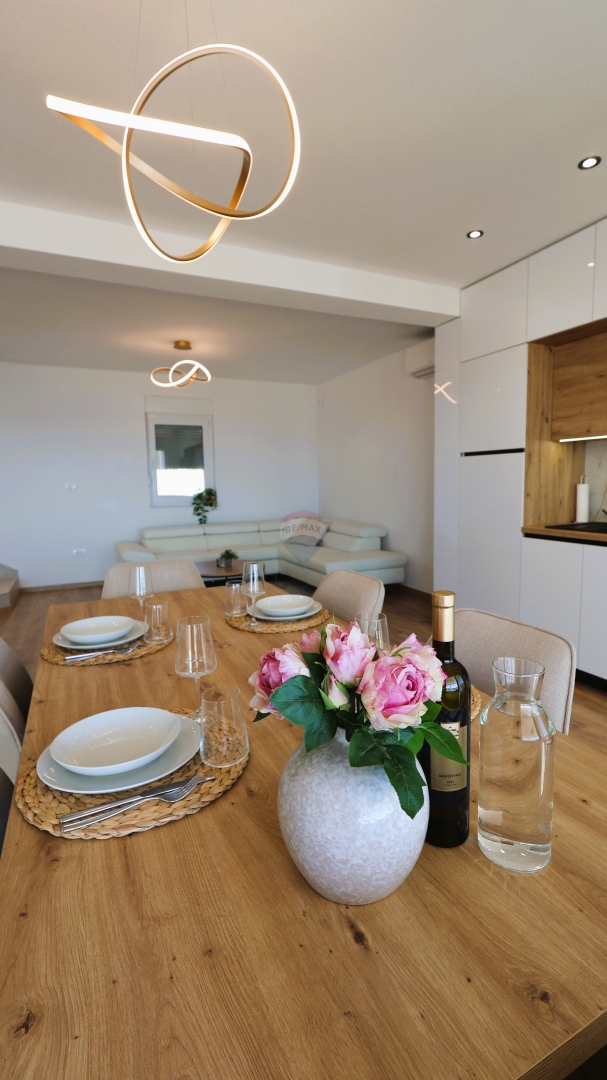 Palazzina di lusso, Ražanj-Ljoljinica