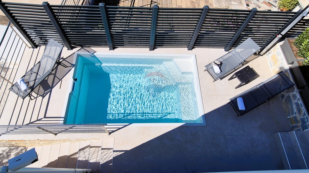 Palazzina di lusso, Ražanj-Ljoljinica