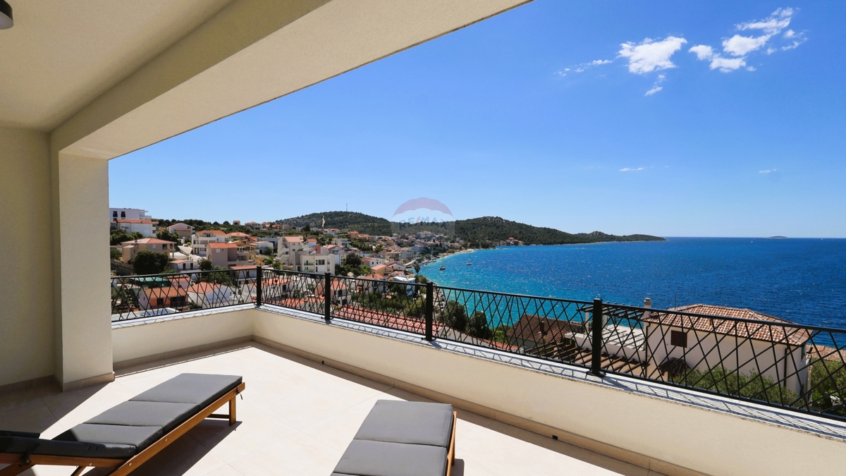 Palazzina di lusso, Ražanj-Ljoljinica