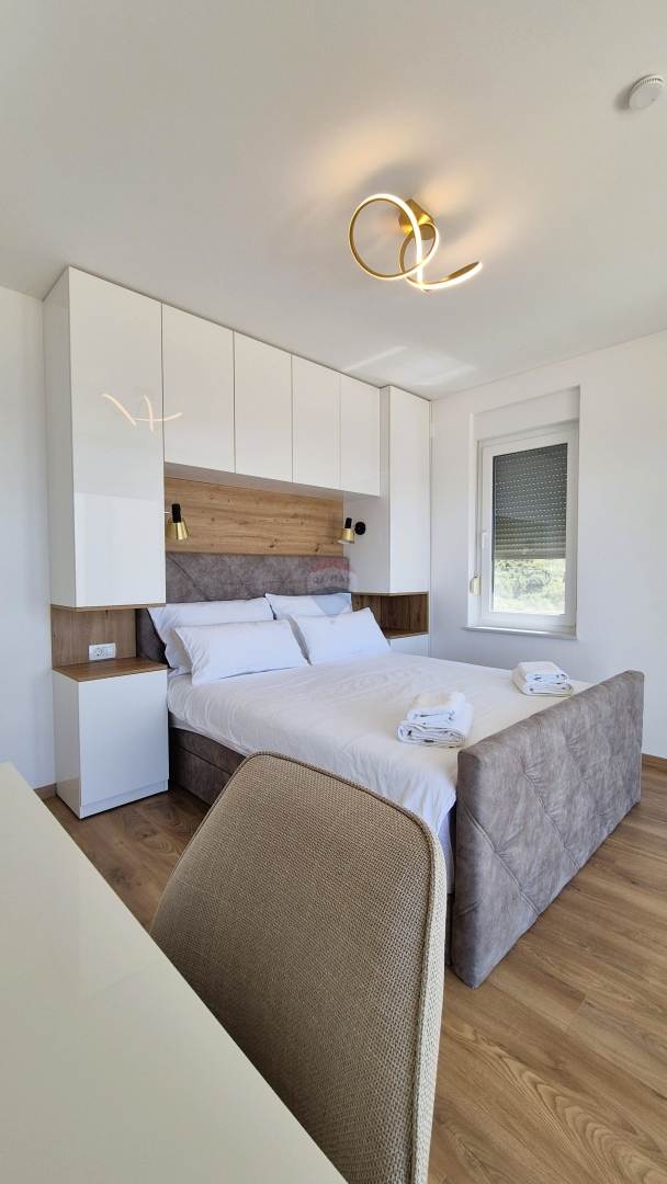 Palazzina di lusso, Ražanj-Ljoljinica