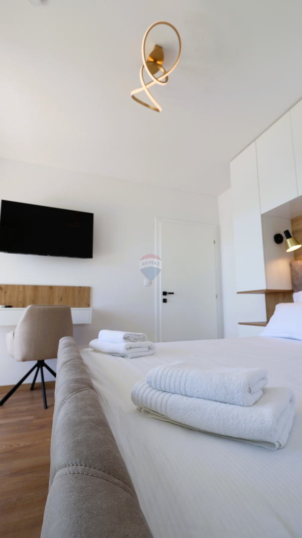 Palazzina di lusso, Ražanj-Ljoljinica