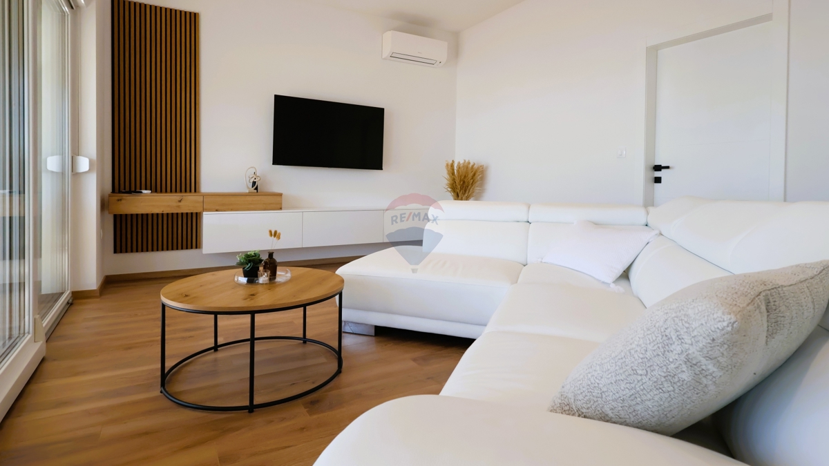 Palazzina di lusso, Ražanj-Ljoljinica