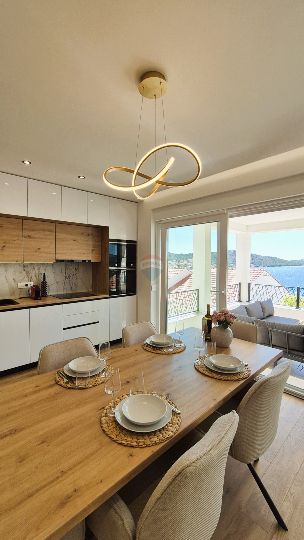 Palazzina di lusso, Ražanj-Ljoljinica