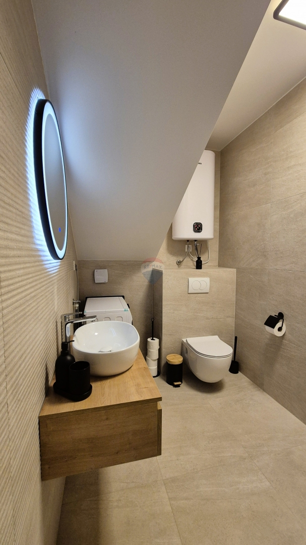 Palazzina di lusso, Ražanj-Ljoljinica