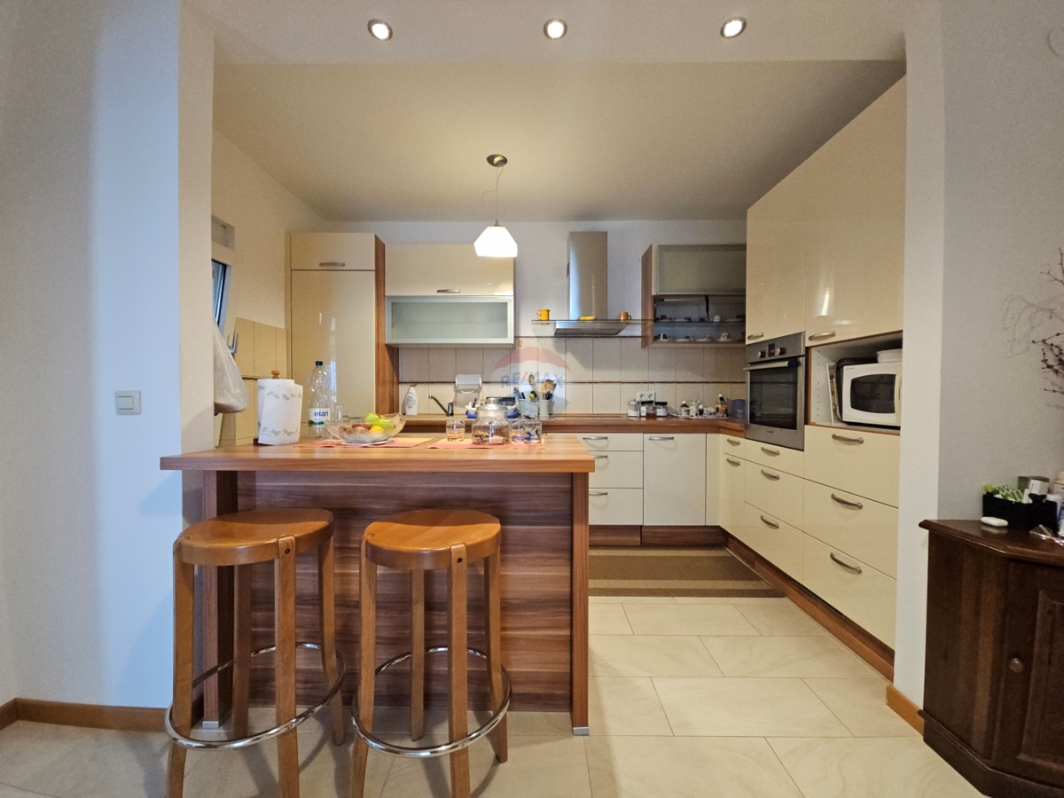 Appartamento Brodarica, Šibenik - Okolica, 176,92m2