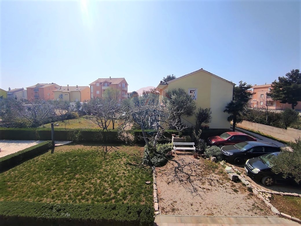Casa con 5 app, piscina e giardino paesaggistico
