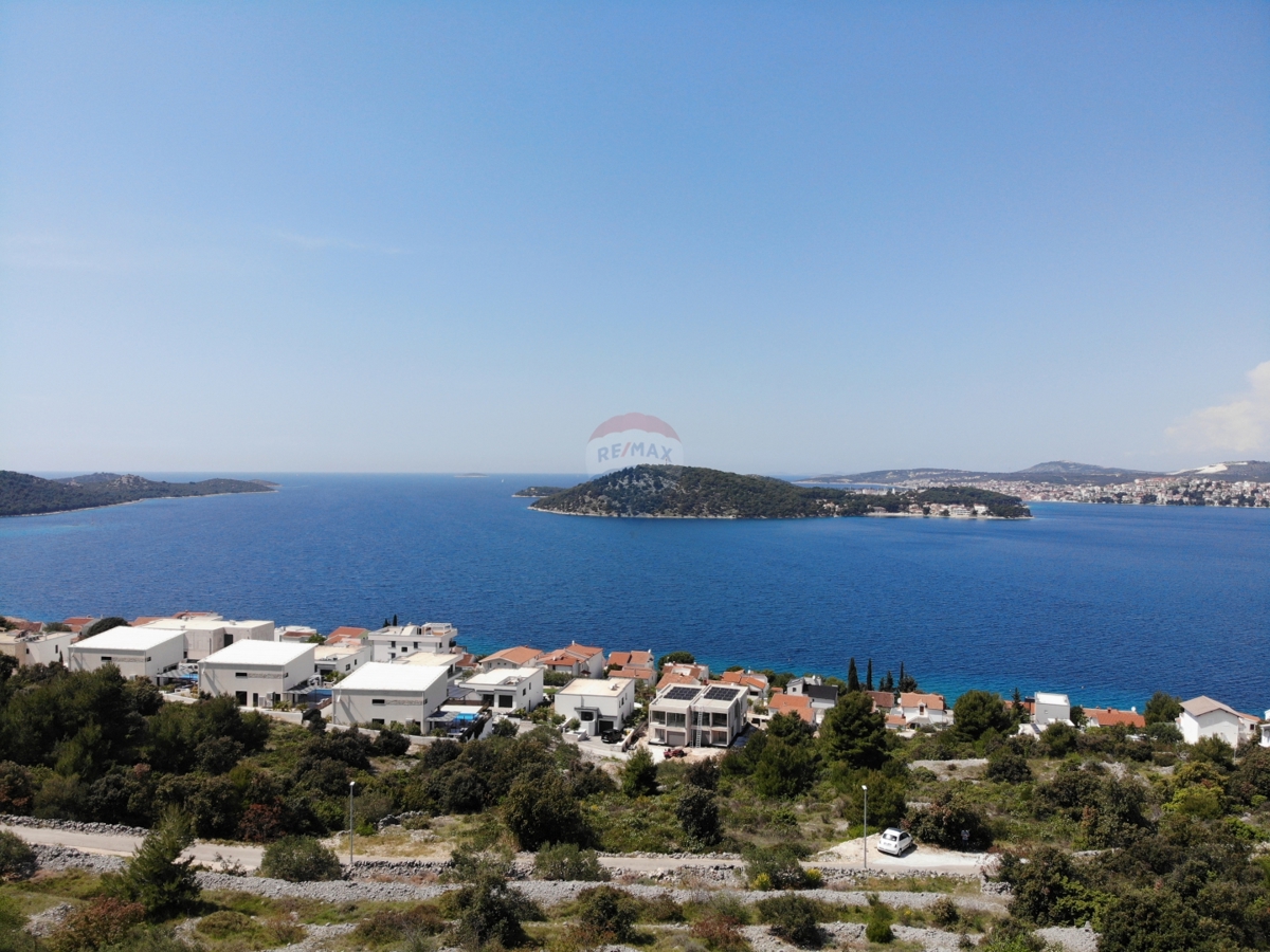 Terreno edificabile con splendida vista mare 8262m2 Ljoljinica, Rogoznica