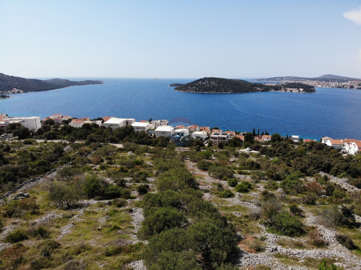 Terreno edificabile con splendida vista mare 8262m2 Ljoljinica, Rogoznica