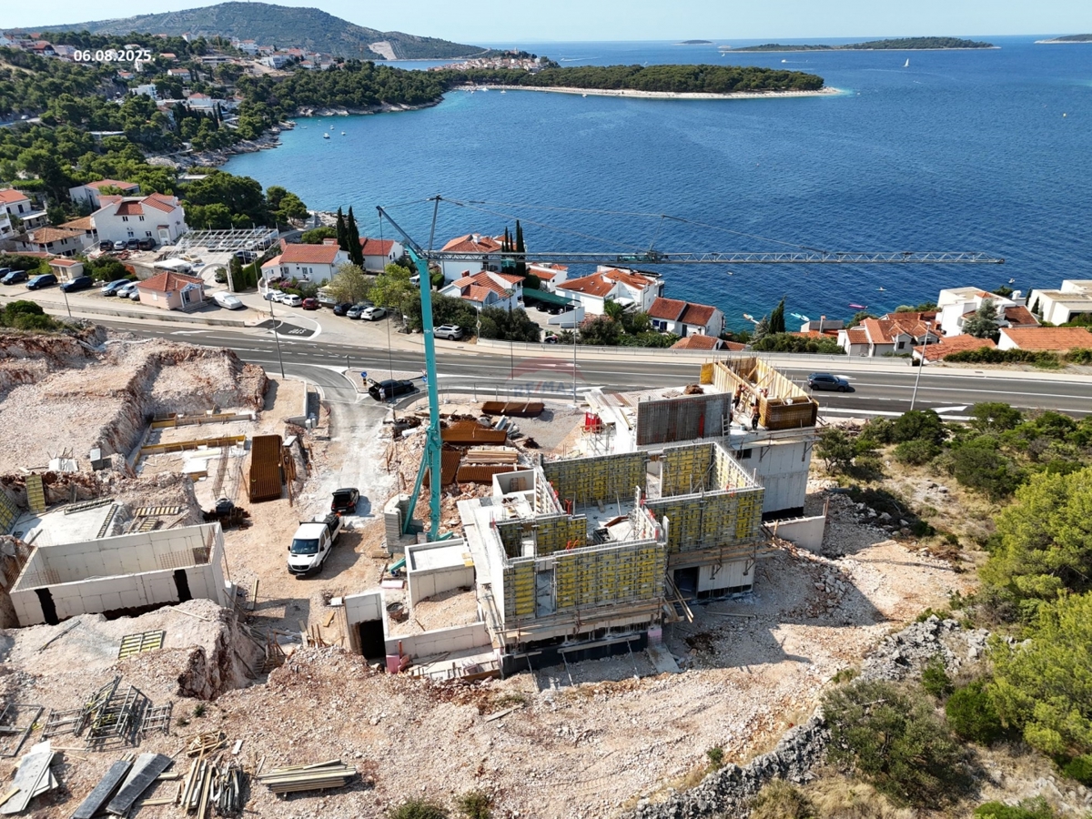 Villa moderna in ottima posizione con vista aperta sul mare - Primošten