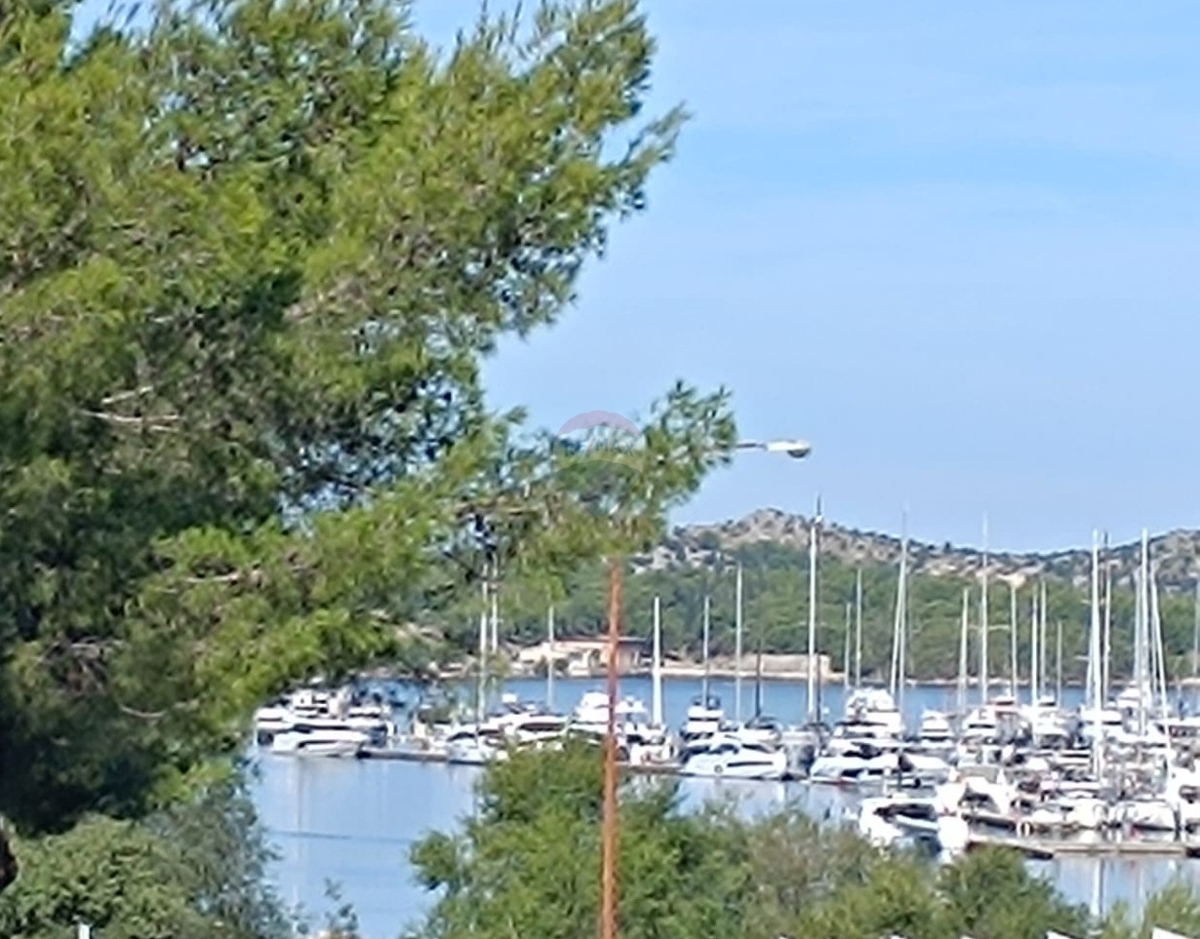 Terreno Mandalina, Šibenik, 1.300m2