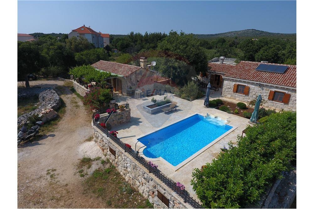 Casa Rogoznica, 640m2