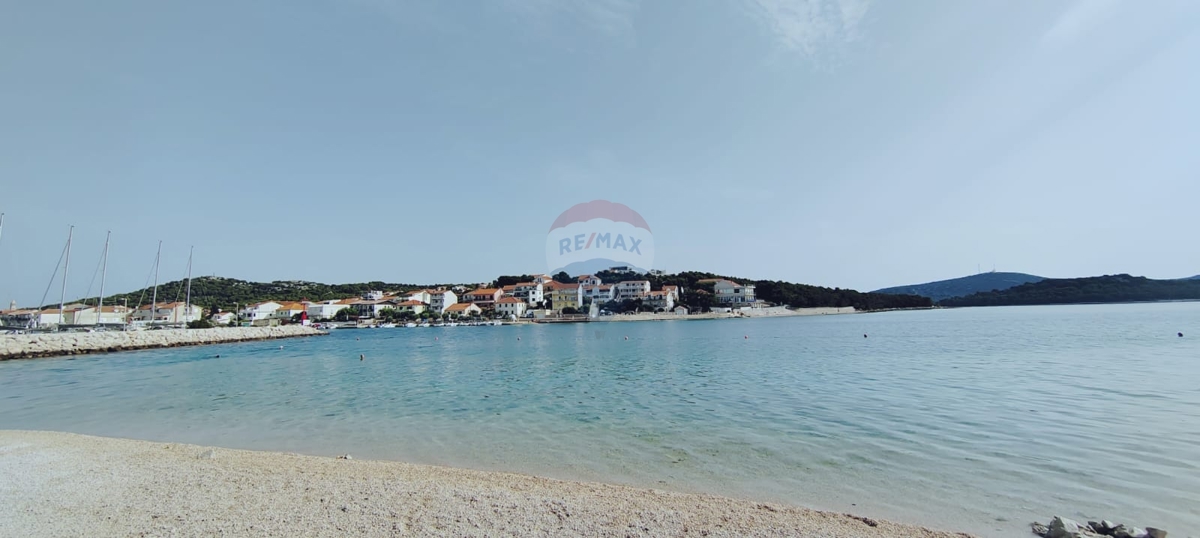 MINIKAMP - Jezera 1 fila al mare zona T3 - 840 m2