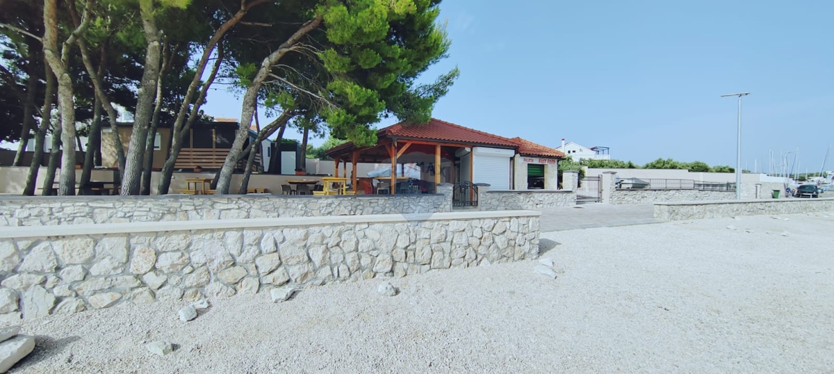 MINIKAMP - Jezera 1 fila al mare zona T3 - 840 m2