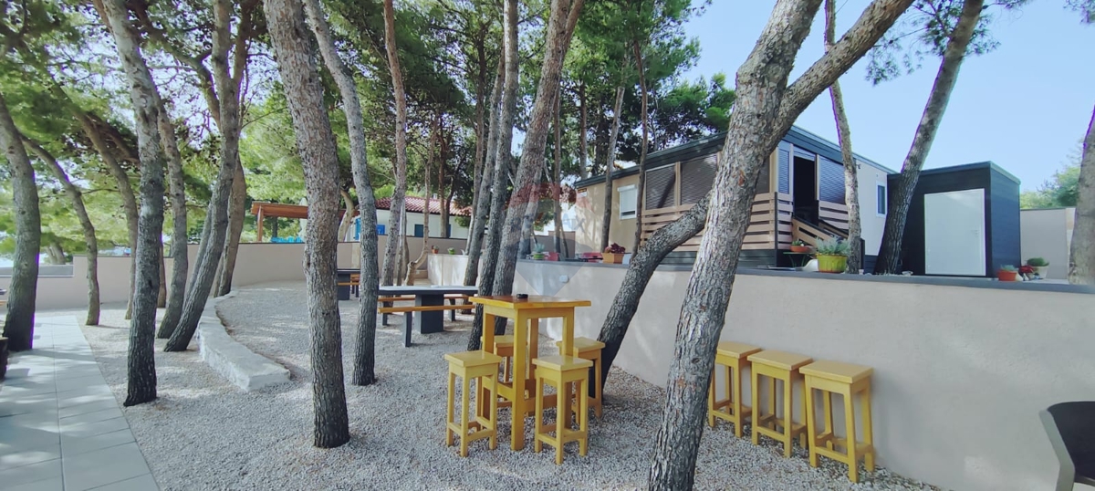 MINIKAMP - Jezera 1 fila al mare zona T3 - 840 m2