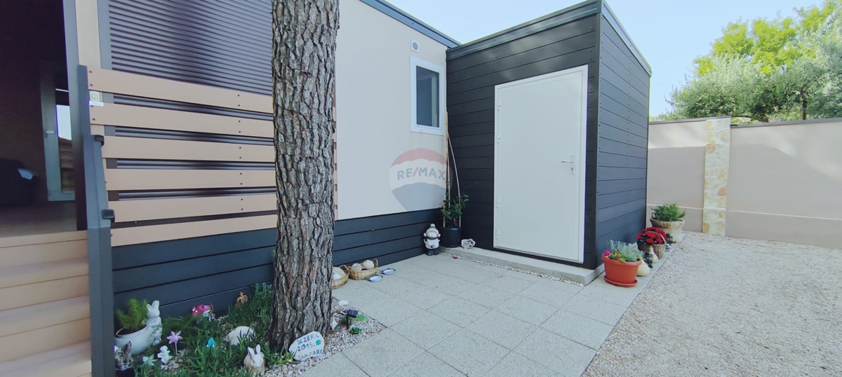 MINIKAMP - Jezera 1 fila al mare zona T3 - 840 m2