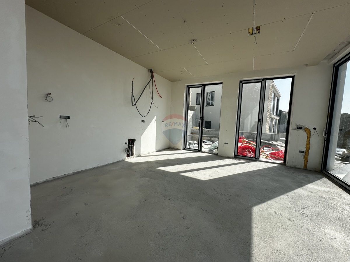 VILLA DI LUSSO CON PISCINA DI ARCHITETTURA MODERNA, ROGOZNICA