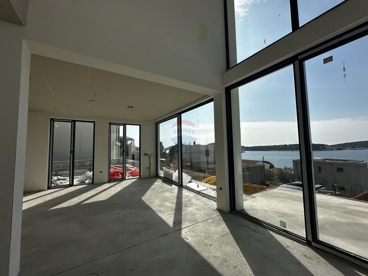 VILLA DI LUSSO CON PISCINA DI ARCHITETTURA MODERNA, ROGOZNICA