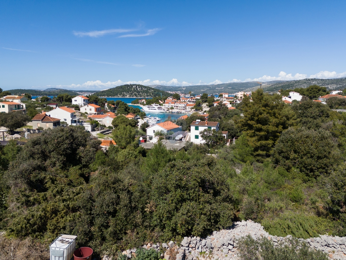 Terreno edificabile 1672m2 Rogoznica, Stivašnica