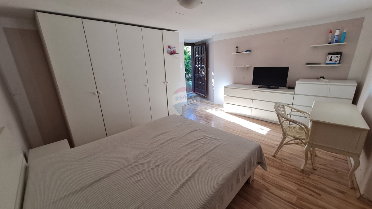Casa Crnica, Šibenik, 78m2