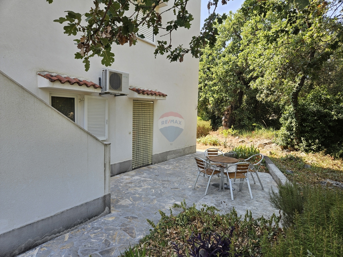 Appartamento con due camere da letto 50,32 m2 piano terra, Rogoznica