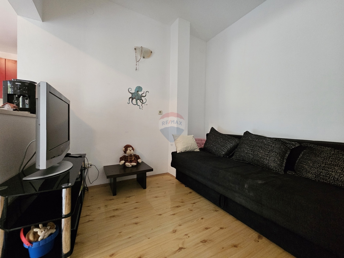 Appartamento con due camere da letto 50,32 m2 piano terra, Rogoznica